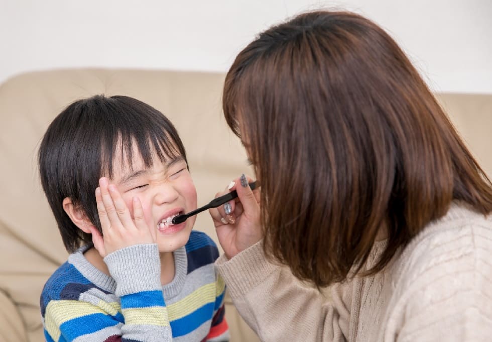 歯磨きを嫌がる子供